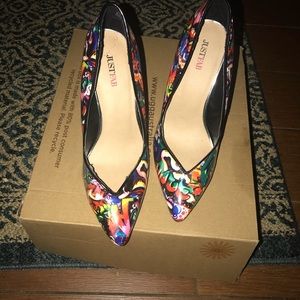New just fab Graffiti heels